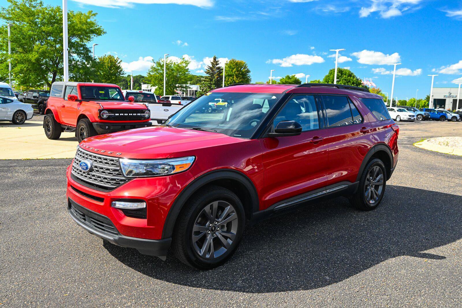 Certified 2024 Ford Explorer XLT w/ Equipment Group 202A AWD/4WD image 9