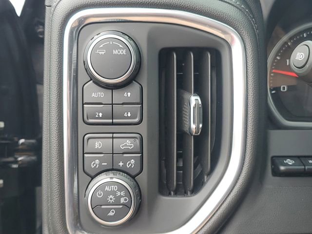 Used 2021 Chevrolet Silverado 2500 LTZ w/ LTZ Premium Package image 16