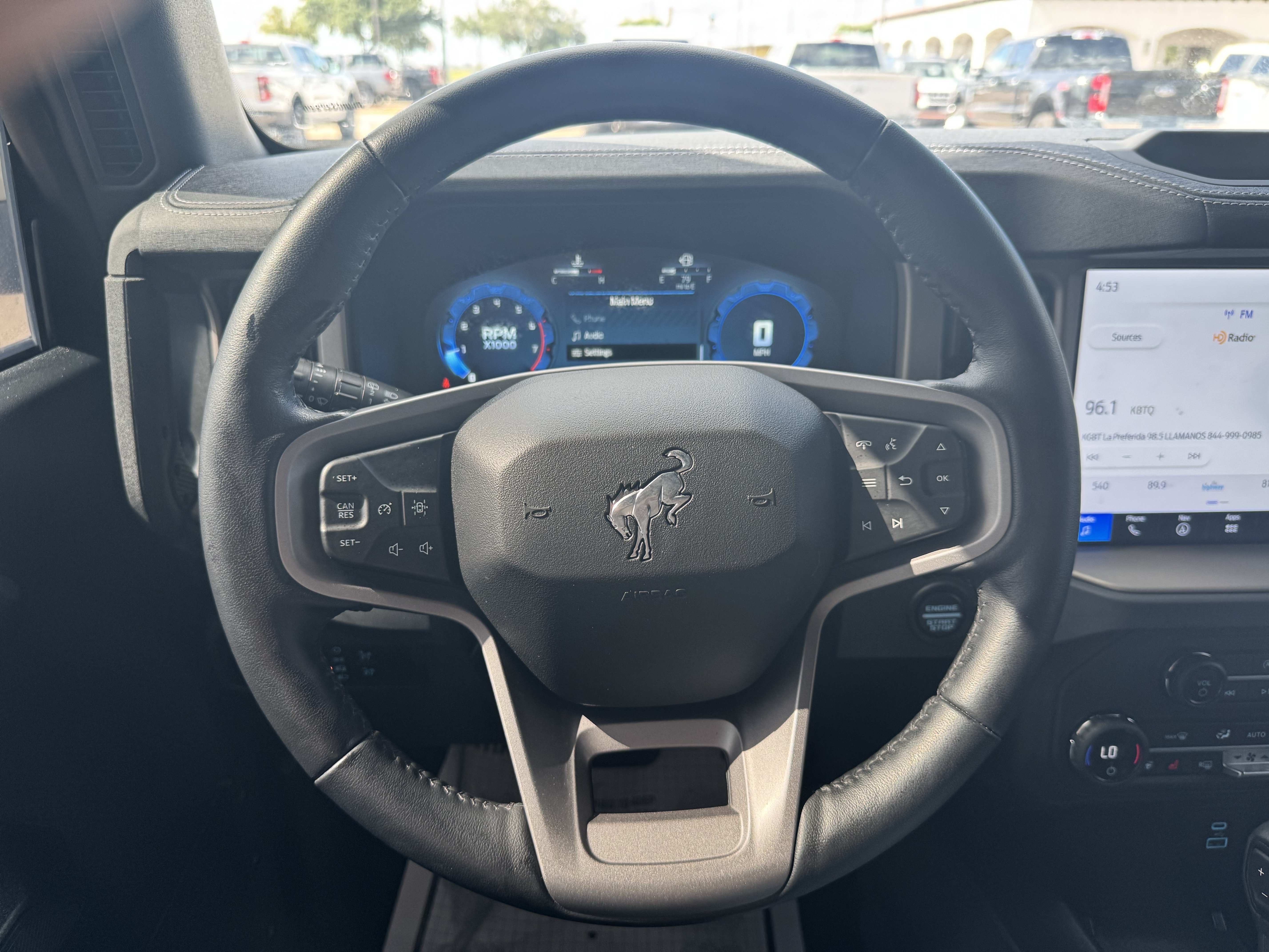 Certified 2025 Ford Bronco Outer Banks AWD/4WD image 8