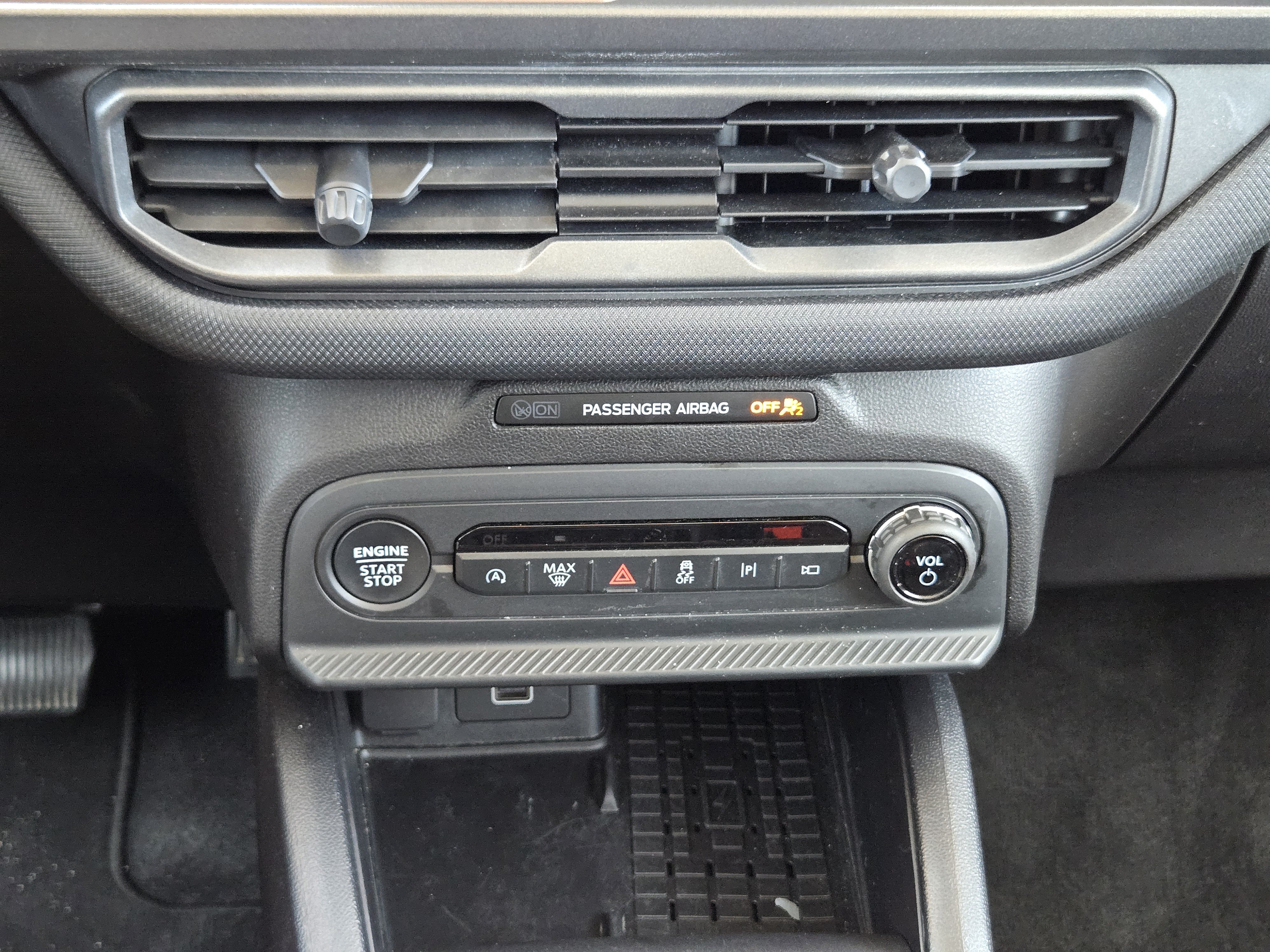 Certified 2025 Ford Bronco Sport Outer Banks w/ Outer Banks Tech Package+ AWD/4WD image 19