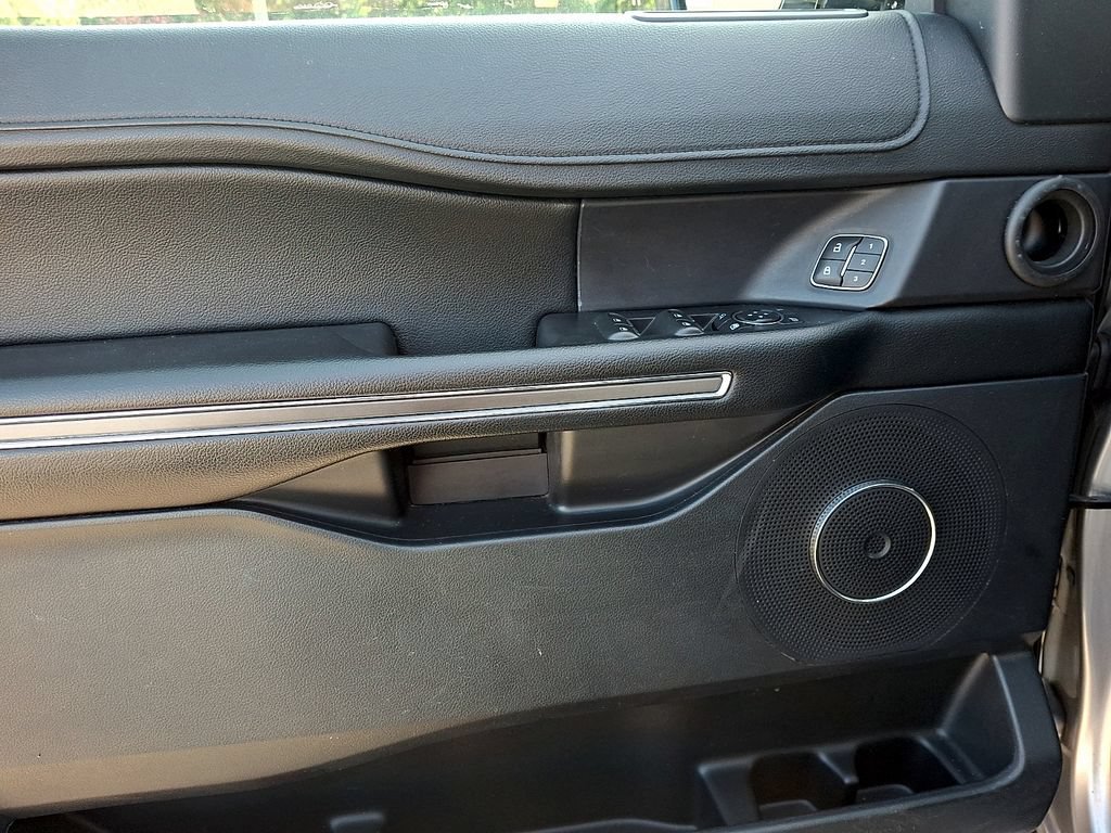 Certified 2021 Ford Expedition XLT RWD image 12