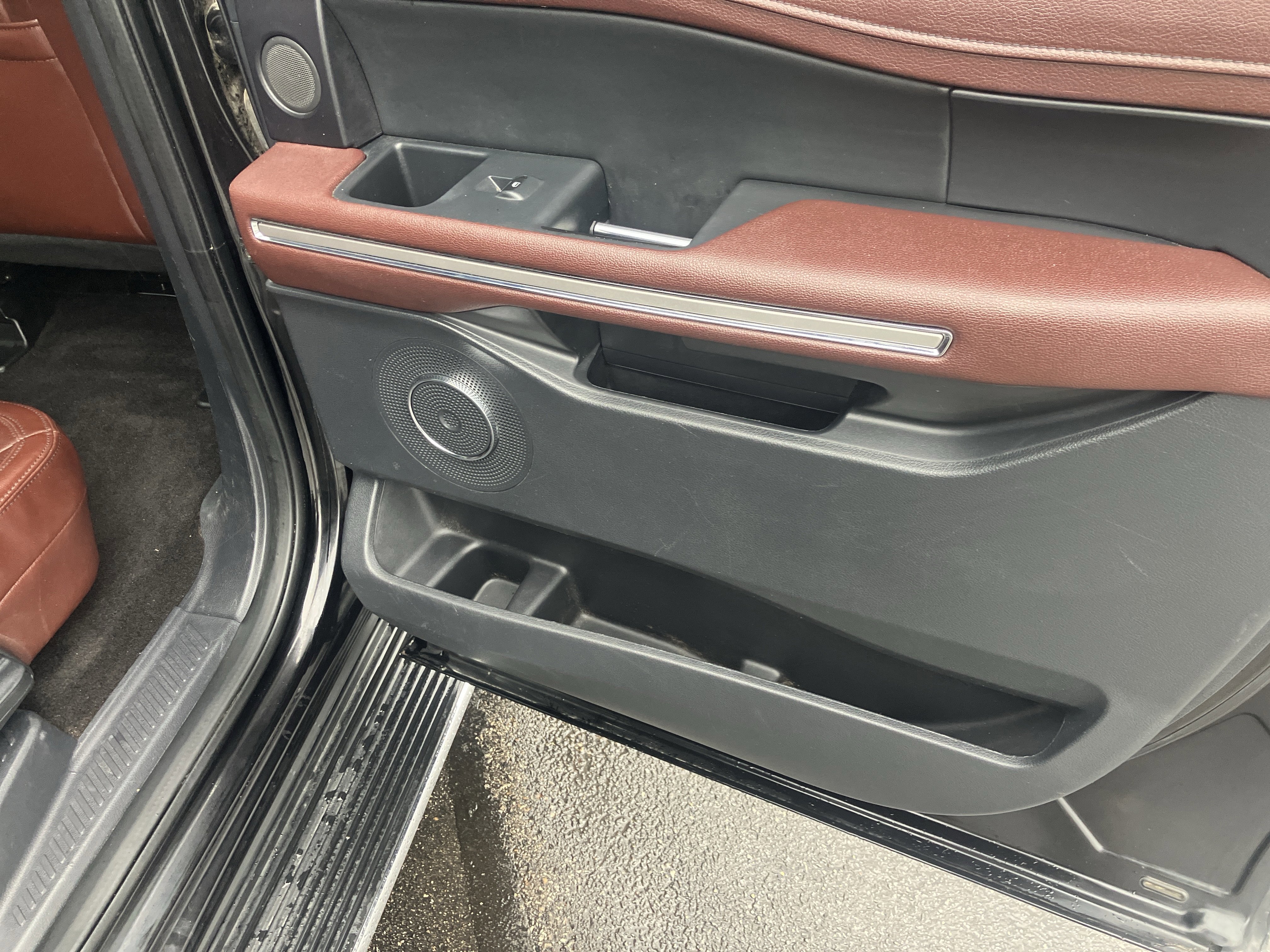 Certified 2022 Ford Expedition Max Limited image 11