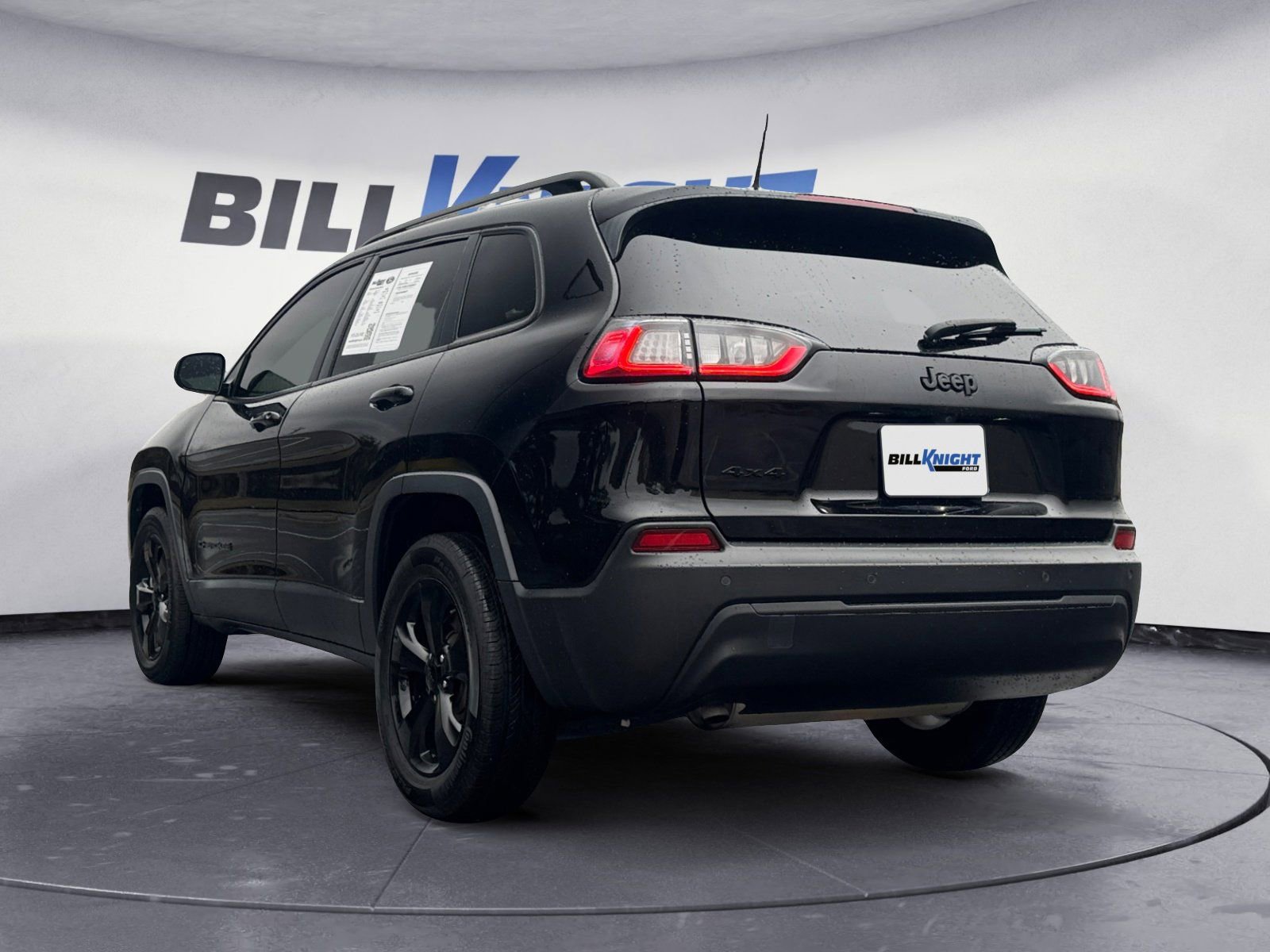 Used 2021 Jeep Cherokee Latitude Plus image 3