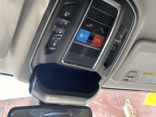 Used 2023 Jeep Grand Cherokee Laredo AWD/4WD image 28