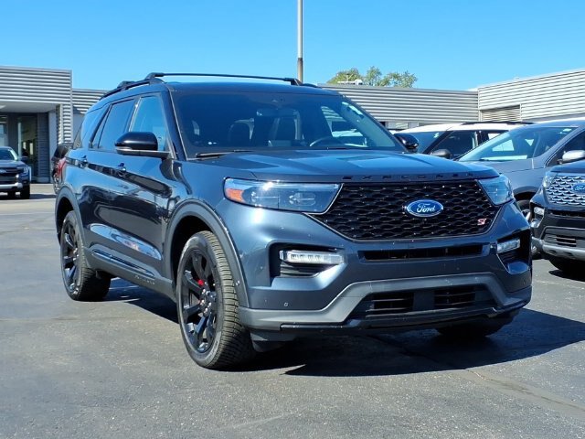 Certified 2022 Ford Explorer ST w/ Equipment Group 401A AWD/4WD image 3