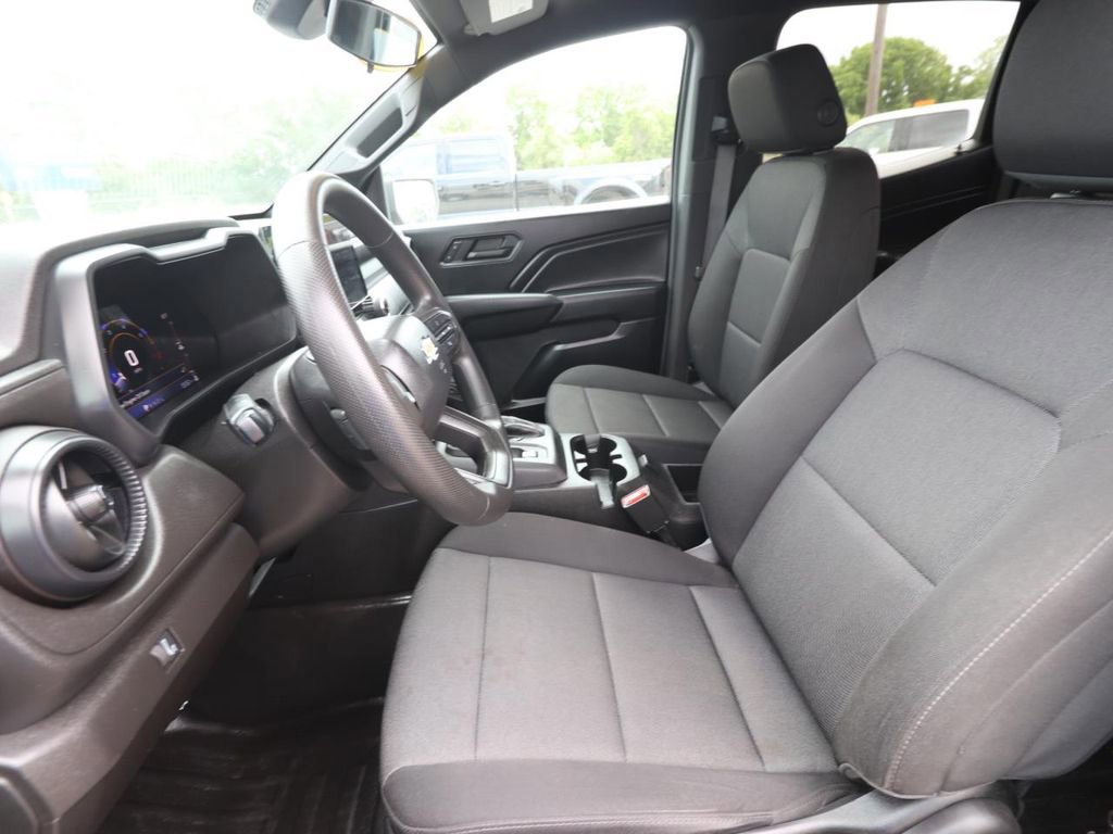 Used 2023 Chevrolet Colorado W/T image 8