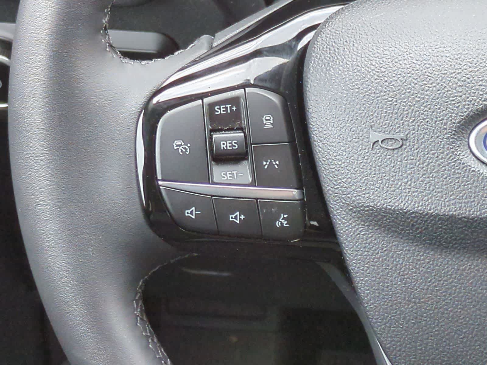 Certified 2023 Ford Escape Platinum w/ Premium Technology Package AWD/4WD image 23