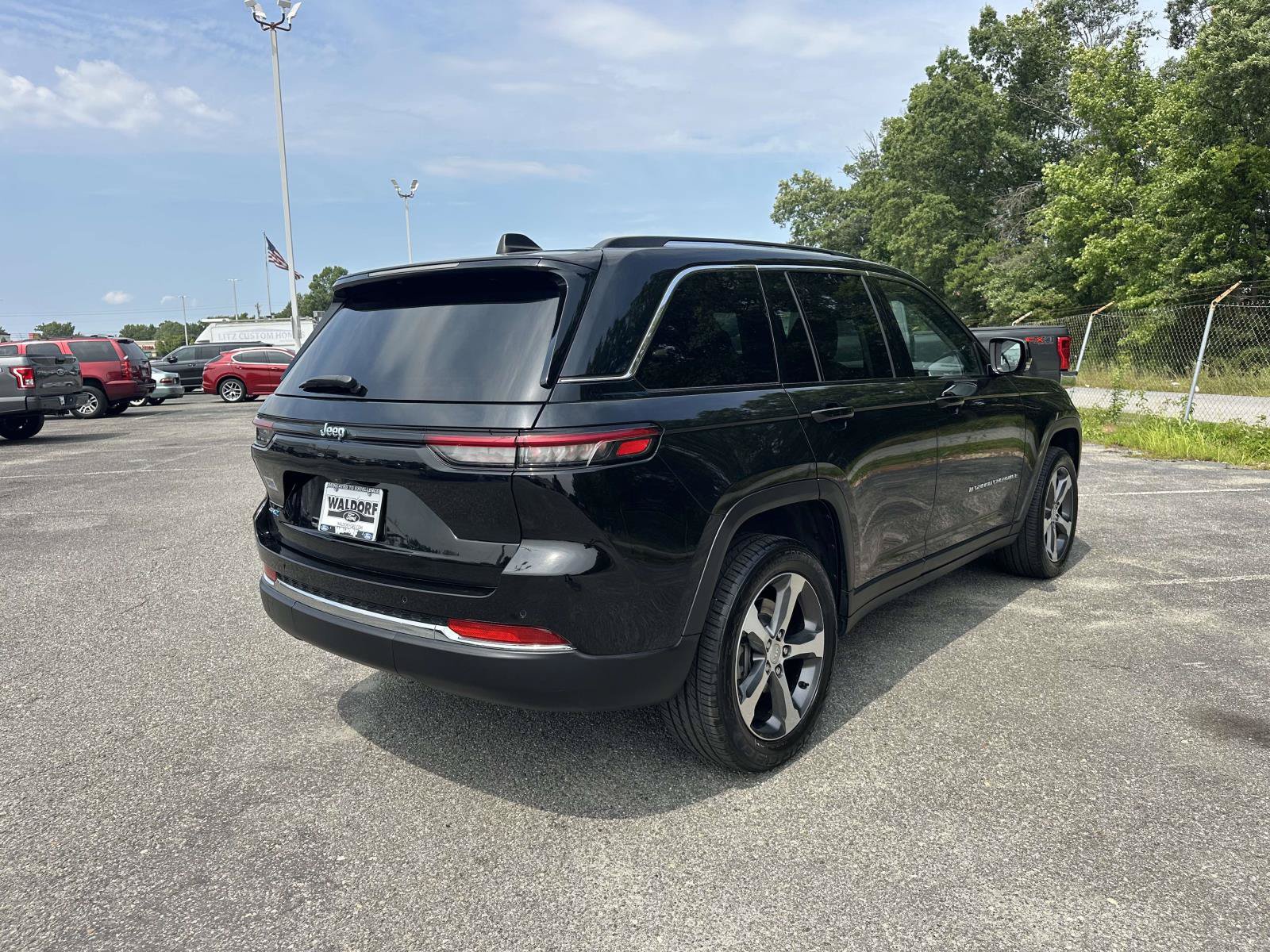 Used 2022 Jeep Grand Cherokee Limited 4xe AWD/4WD image 6