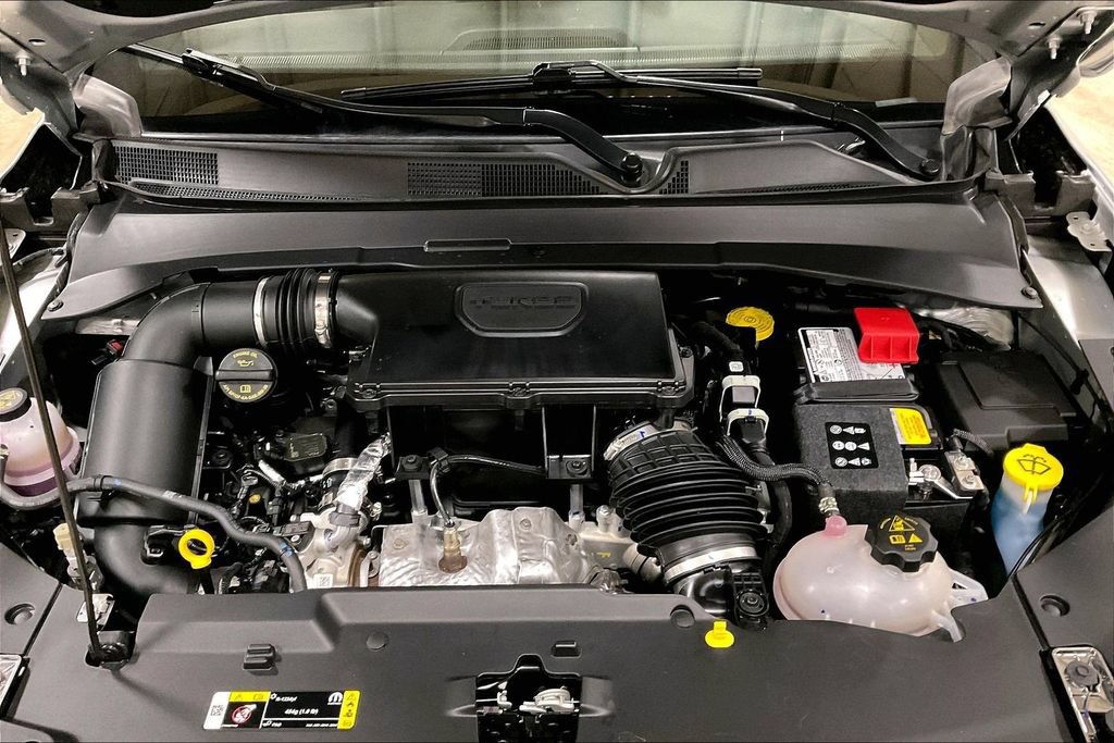 Used 2025 Jeep Compass Limited AWD/4WD image 10