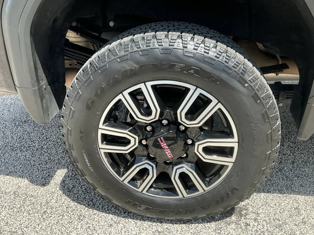 Used 2023 GMC Sierra 3500 AT4 w/ AT4 Premium Plus Package AWD/4WD image 16