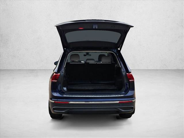 Used 2024 Volkswagen Tiguan SE FWD image 9