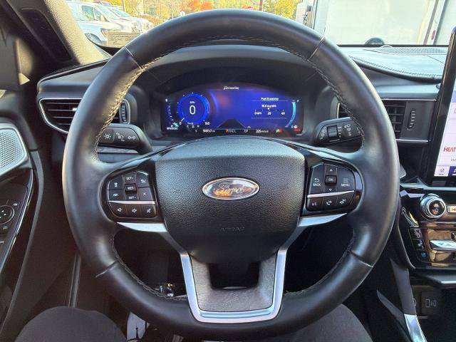 Certified 2023 Ford Explorer Platinum w/ Technology Package AWD/4WD image 23