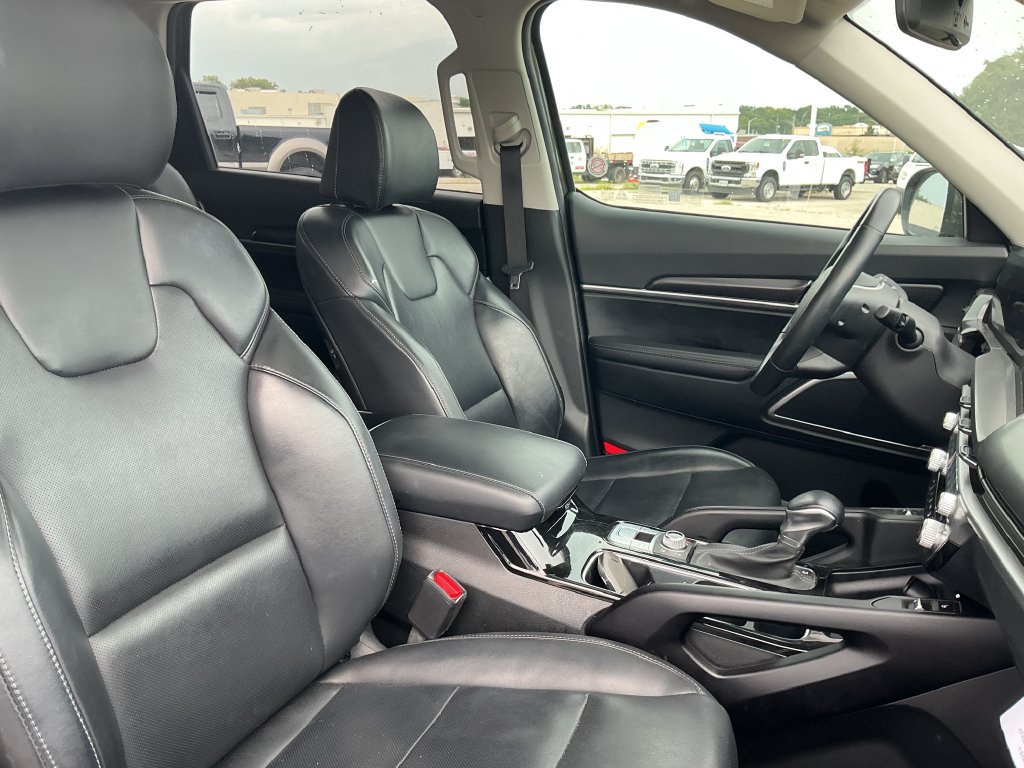 Used 2025 Kia Telluride S AWD/4WD image 18