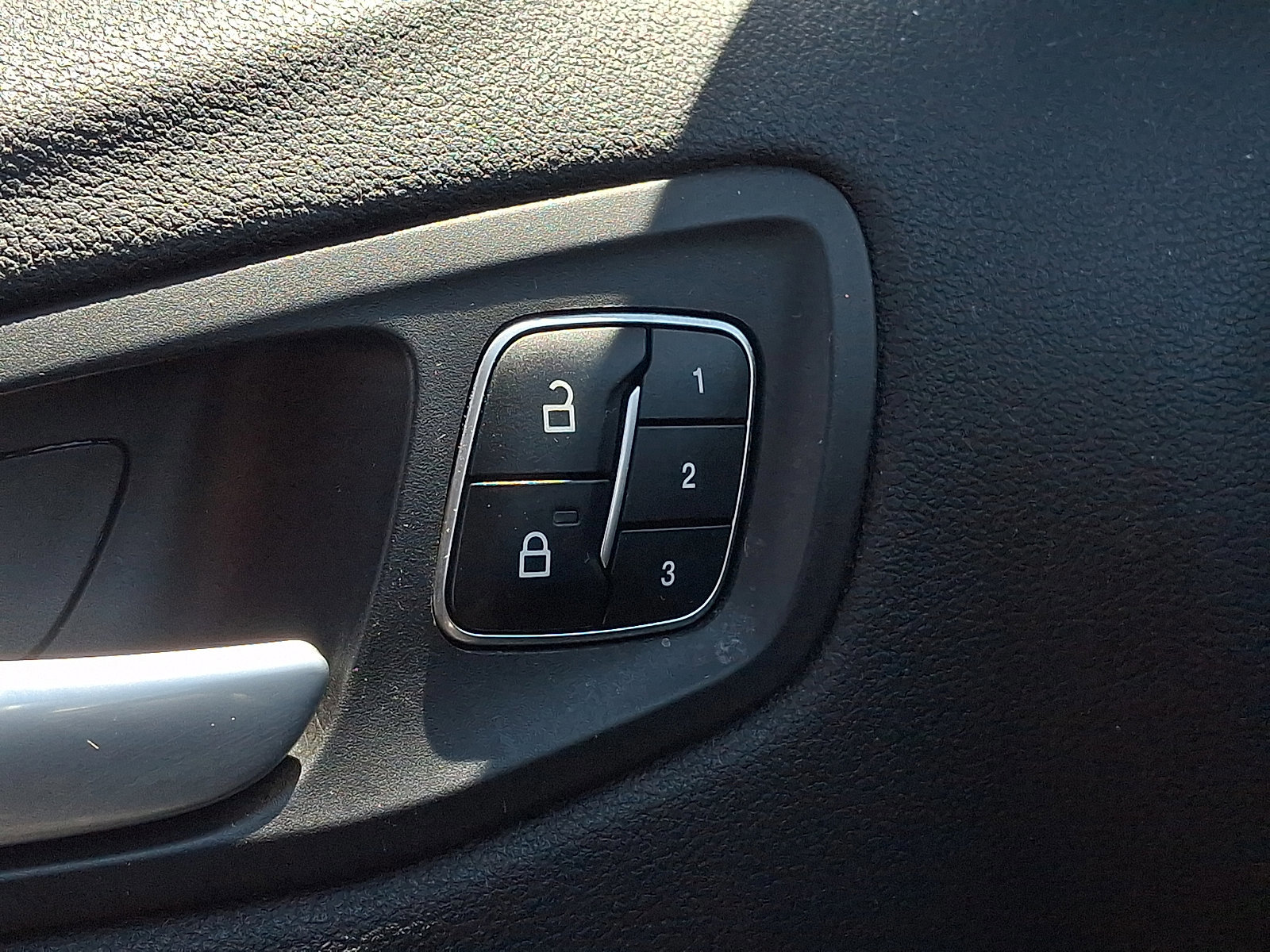 Certified 2017 Ford Escape Titanium image 33