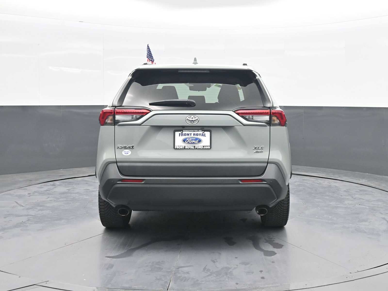 Used 2022 Toyota RAV4 XLE Premium AWD/4WD image 6