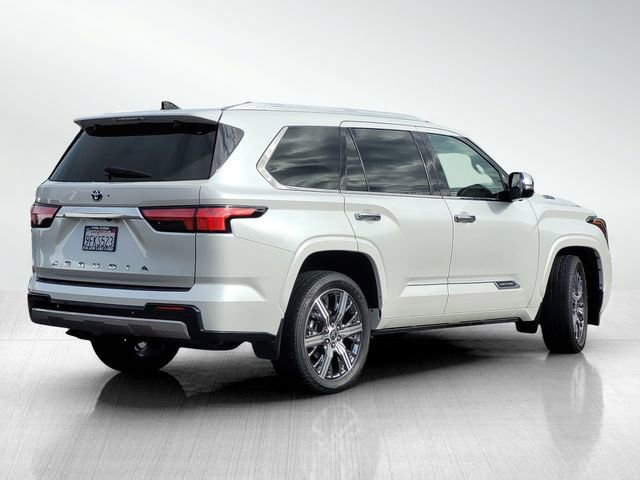 Used 2023 Toyota Sequoia Capstone image 4