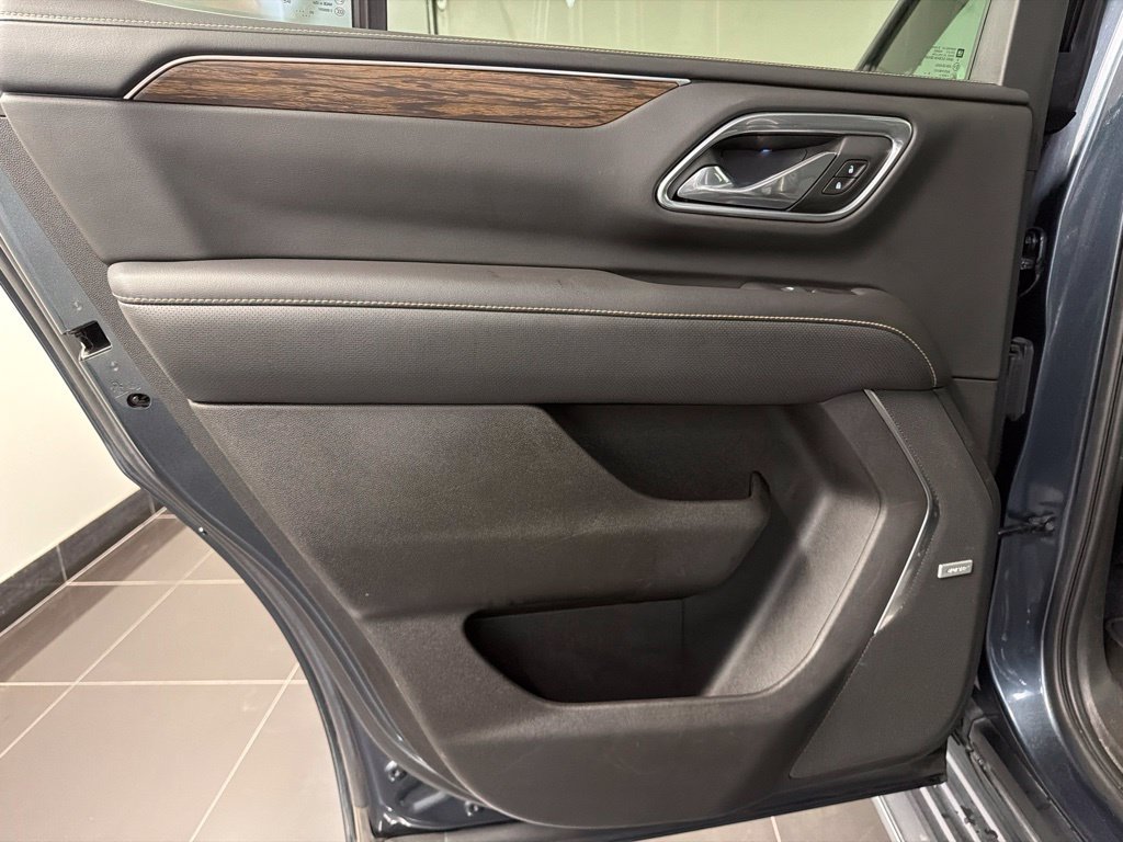 Used 2021 Chevrolet Tahoe Premier AWD/4WD image 34