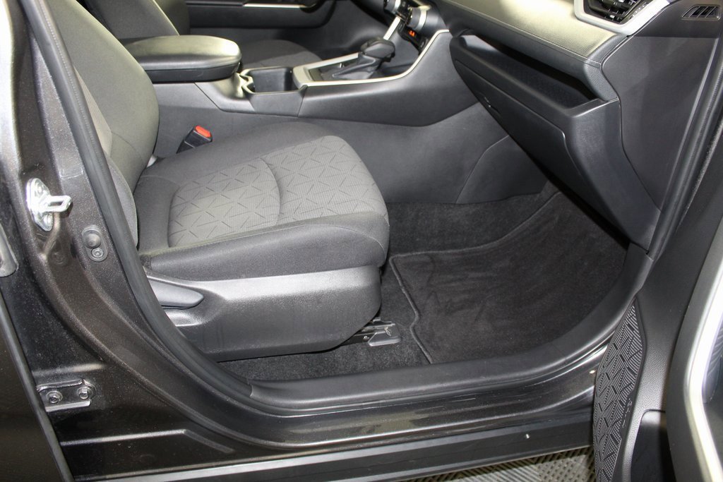 Used 2024 Toyota RAV4 XLE image 11