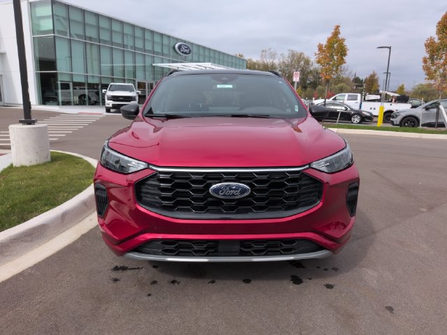 Certified 2024 Ford Escape ST-Line w/ Tech Pack #1 AWD/4WD image 8
