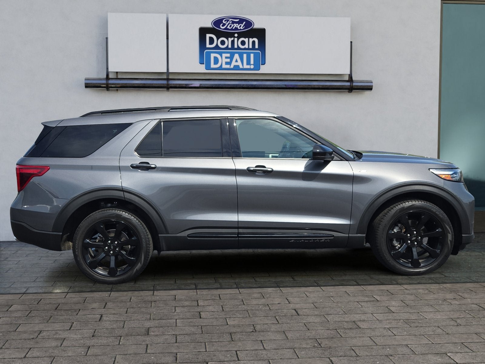 Certified 2024 Ford Explorer ST-Line w/ Class IV Trailer Tow Package AWD/4WD image 2