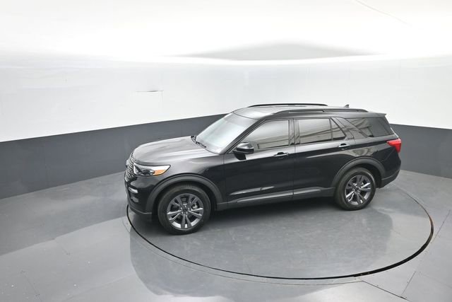 Certified 2022 Ford Explorer XLT w/ Equipment Group 202A AWD/4WD image 27