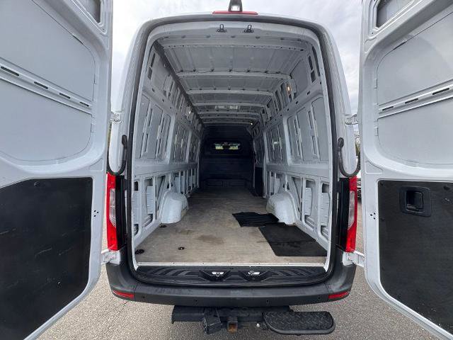 Used 2023 Mercedes-Benz Sprinter 2500 image 9