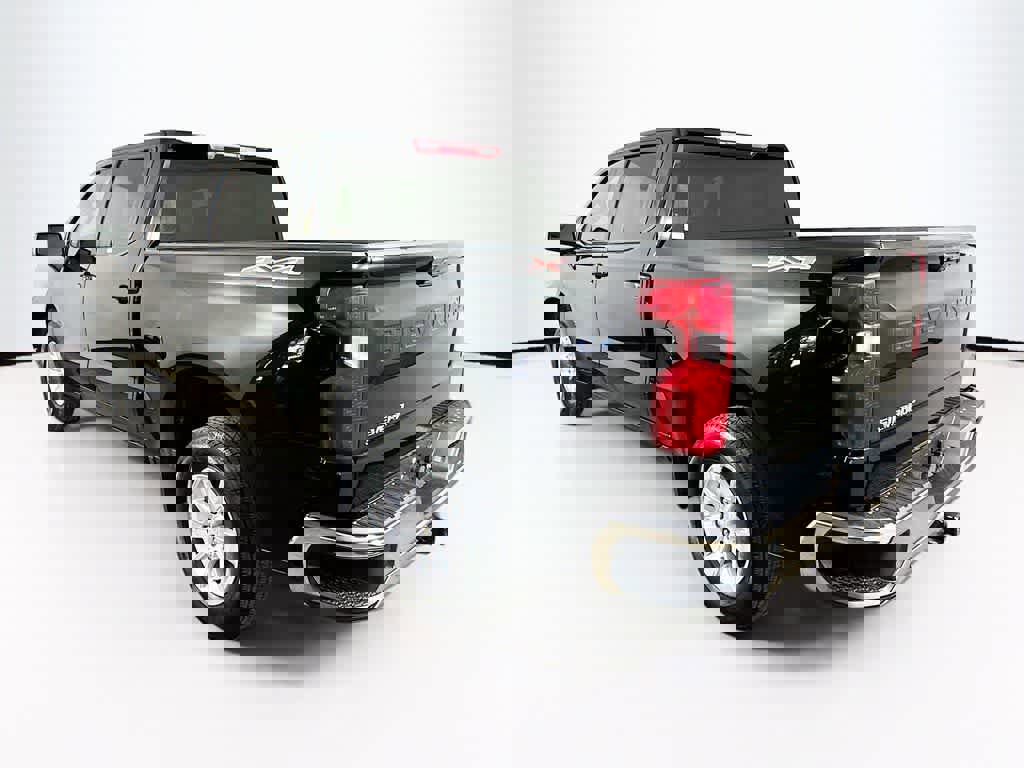 Used 2025 Chevrolet Silverado 1500 LT image 4