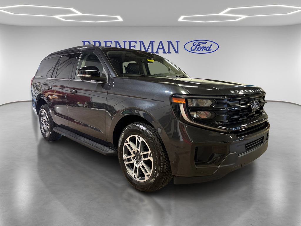 Certified 2025 Ford Expedition Active AWD/4WD image 3