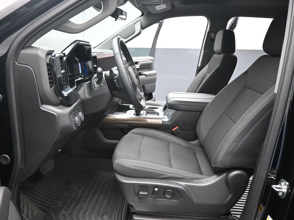 Used 2024 Chevrolet Silverado 1500 RST w/ Z71 Off-Road Package image 38