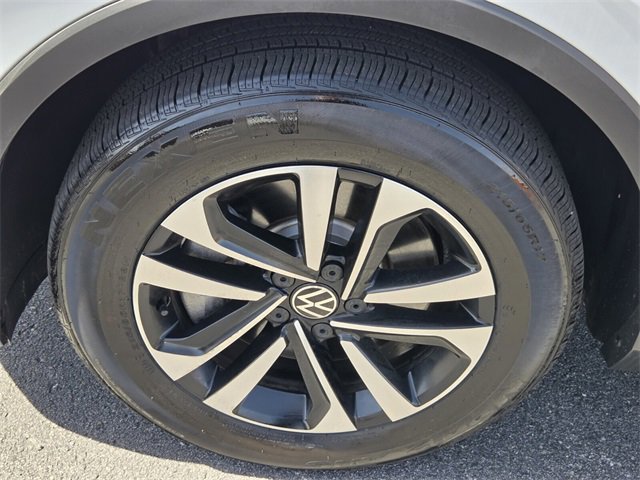 Used 2024 Volkswagen Tiguan S image 17