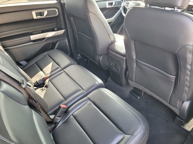 Certified 2022 Ford Explorer XLT w/ Equipment Group 202A RWD image 11