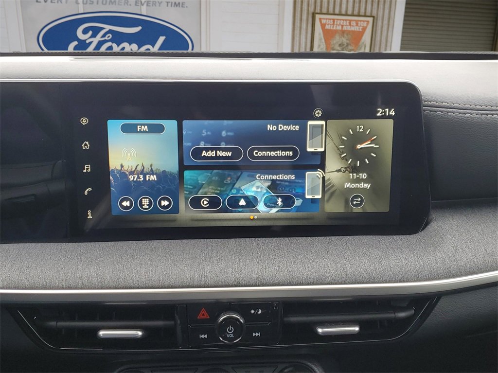 Used 2025 Nissan Kicks SV w/ SV Premium Package image 22