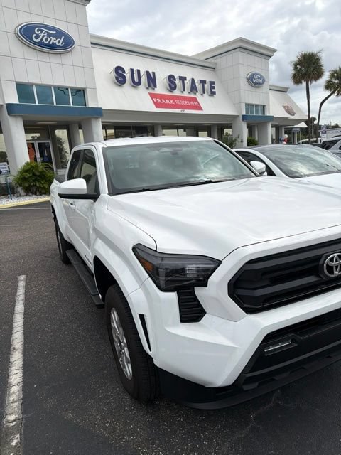 Used 2025 Toyota Tacoma SR5 RWD image 7