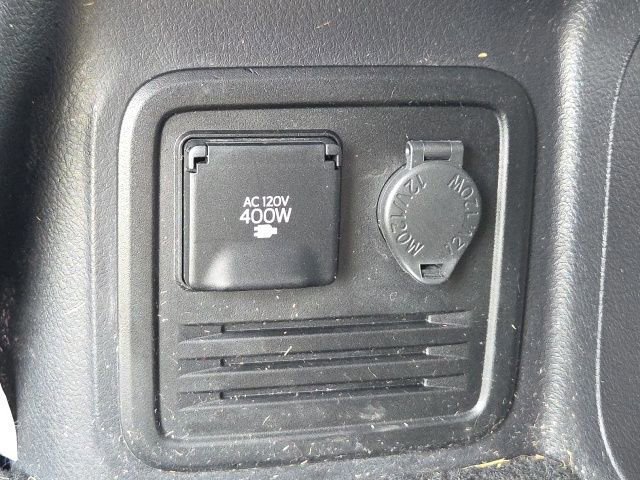 Used 2021 Toyota 4Runner SR5 AWD/4WD image 15