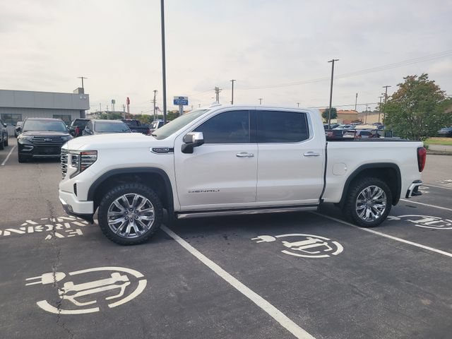 Used 2024 GMC Sierra 1500 Denali w/ Denali Reserve Package AWD/4WD image 8