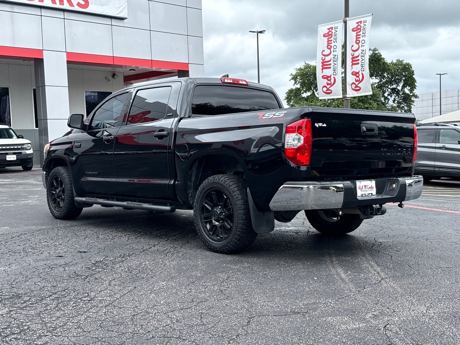Used 2021 Toyota Tundra SR5 w/ SR5 Leather Package RWD image 7