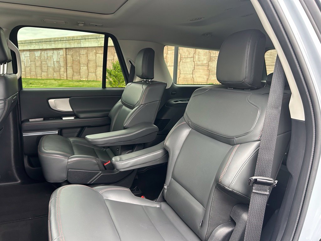 Certified 2025 Ford Expedition Active AWD/4WD image 23