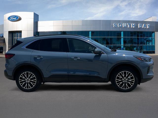 Certified 2025 Ford Escape SE w/ PHEV Premium Package FWD image 6