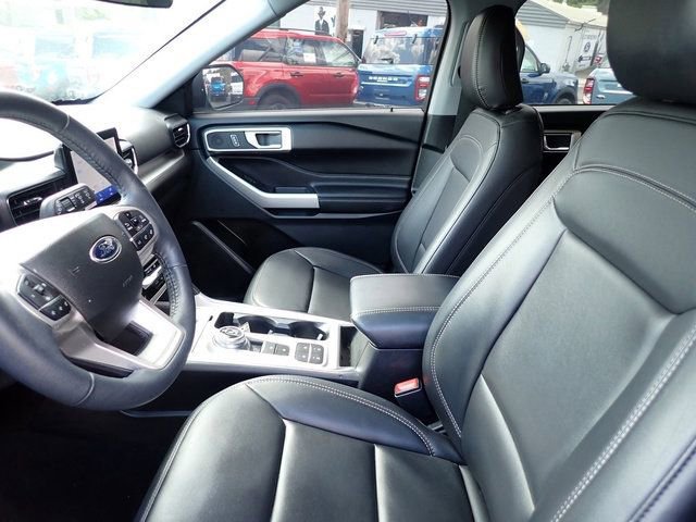 Certified 2023 Ford Explorer XLT w/ Equipment Group 202A RWD image 11