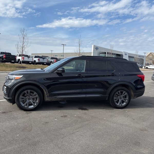 Certified 2023 Ford Explorer XLT w/ Equipment Group 202A image 2