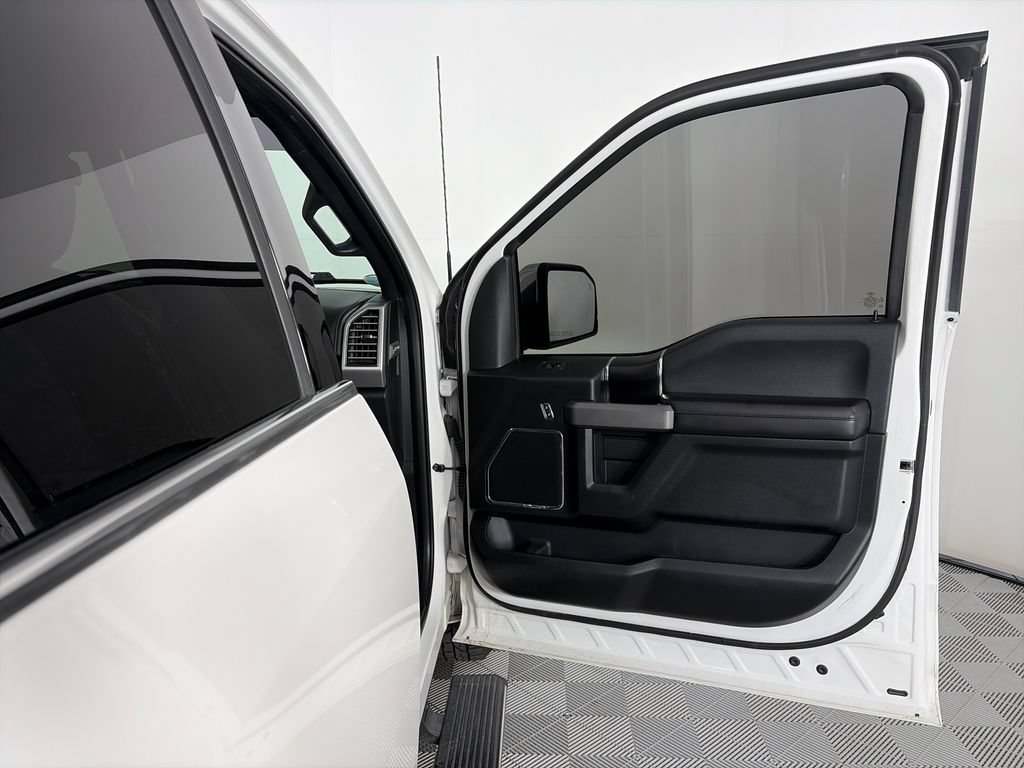 Certified 2018 Ford F150 Platinum w/ Equipment Group 701A Luxury AWD/4WD image 31