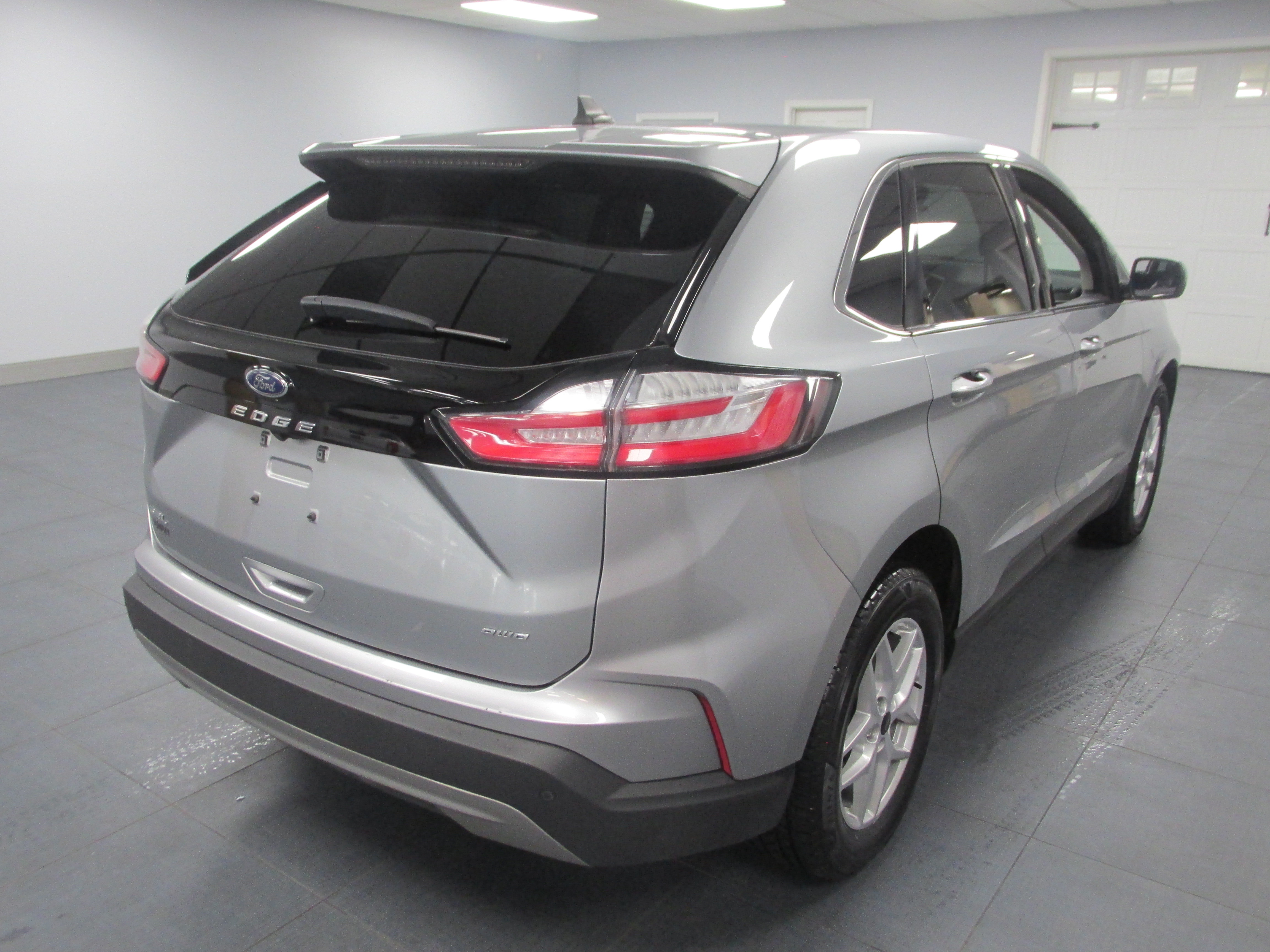 Certified 2024 Ford Edge SEL AWD/4WD image 5