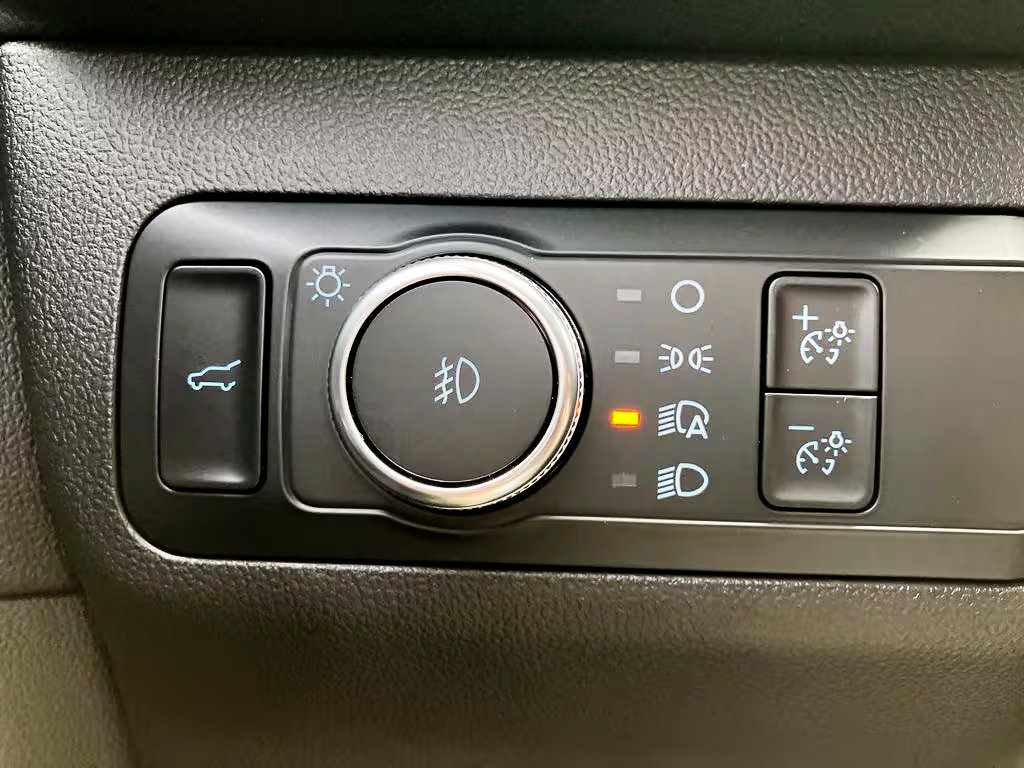 Certified 2022 Ford Escape SEL AWD/4WD image 28