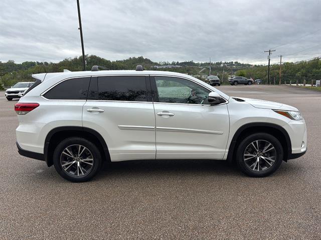 Used 2017 Toyota Highlander Plus w/ Protection Package #3 AWD/4WD image 6