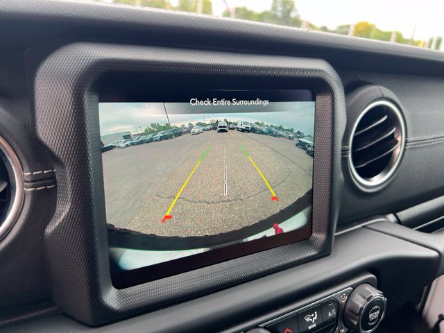Used 2023 Jeep Wrangler Unlimited Sahara w/ Cold Weather Group AWD/4WD image 12