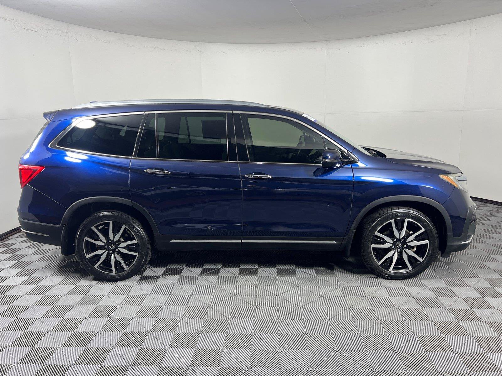 Used 2020 Honda Pilot Touring image 7
