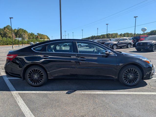 Used 2018 Toyota Avalon Touring FWD image 6