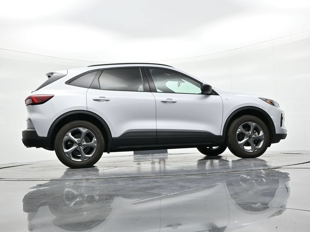 Certified 2025 Ford Escape ST-Line AWD/4WD image 23