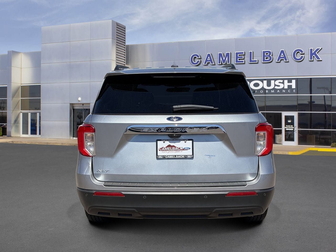 Certified 2023 Ford Explorer XLT RWD image 5