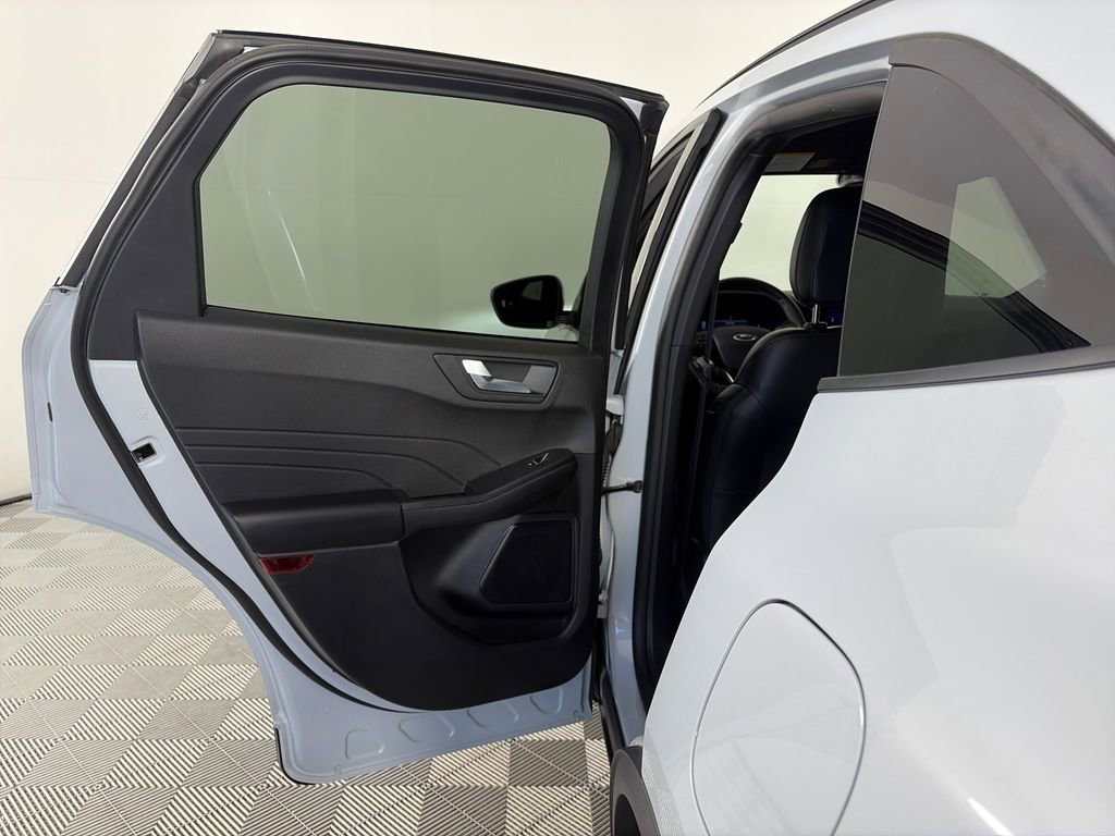 Certified 2025 Ford Escape ST-Line Select AWD/4WD image 12